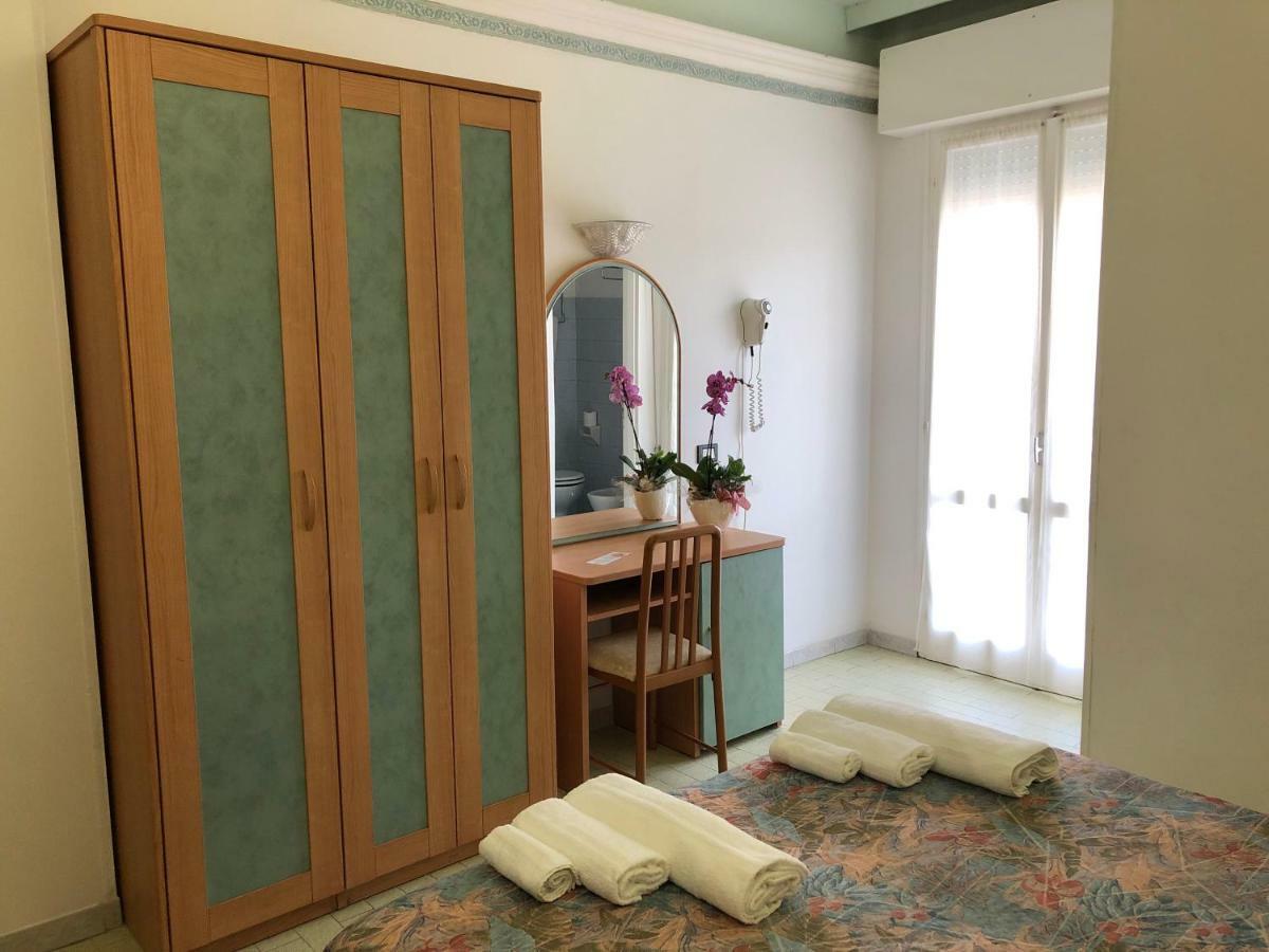 Hotel Augustus Gatteo a Mare Esterno foto