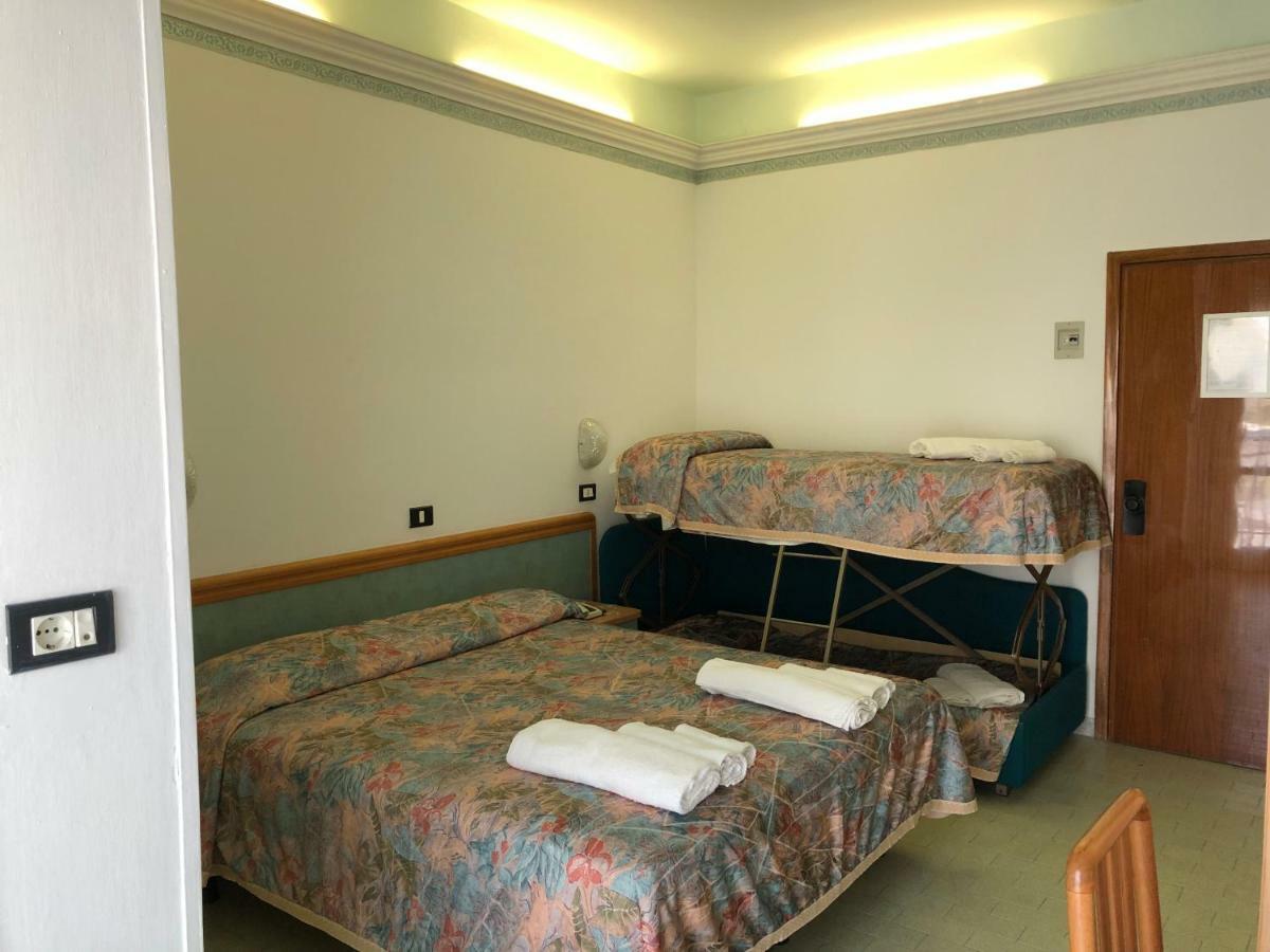 Hotel Augustus Gatteo a Mare Esterno foto